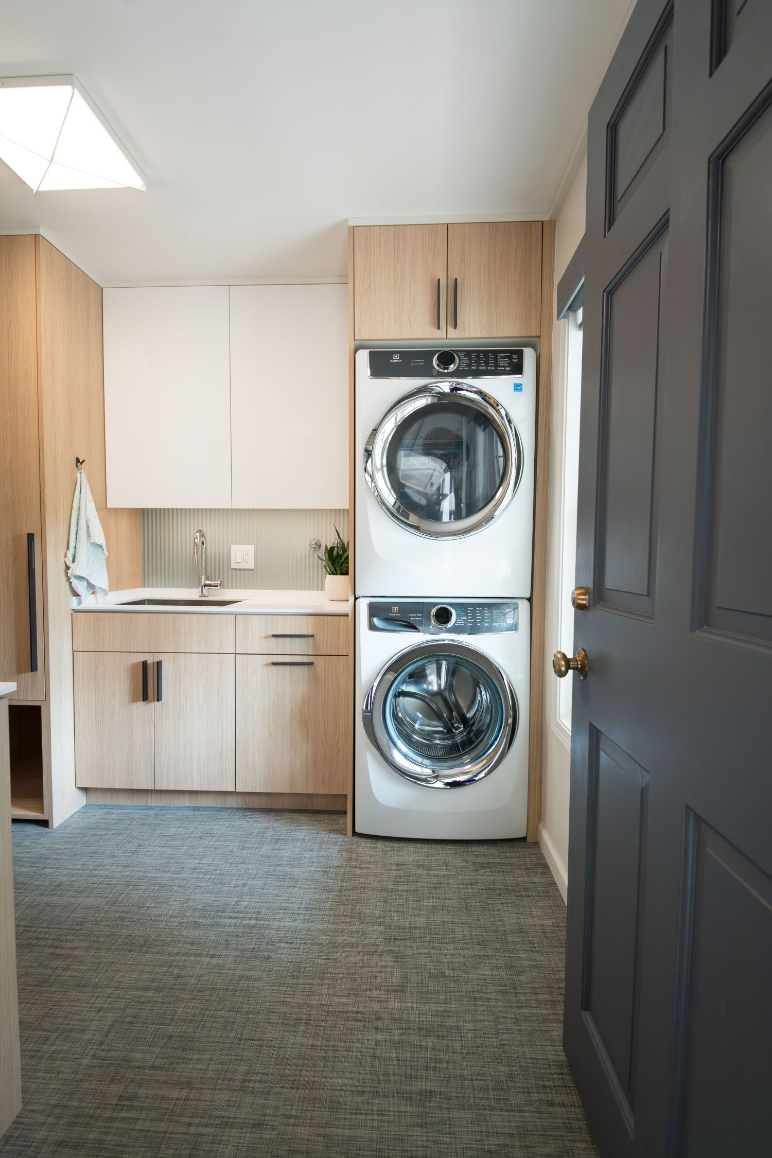 Spectrum Kaper Laundry room-12