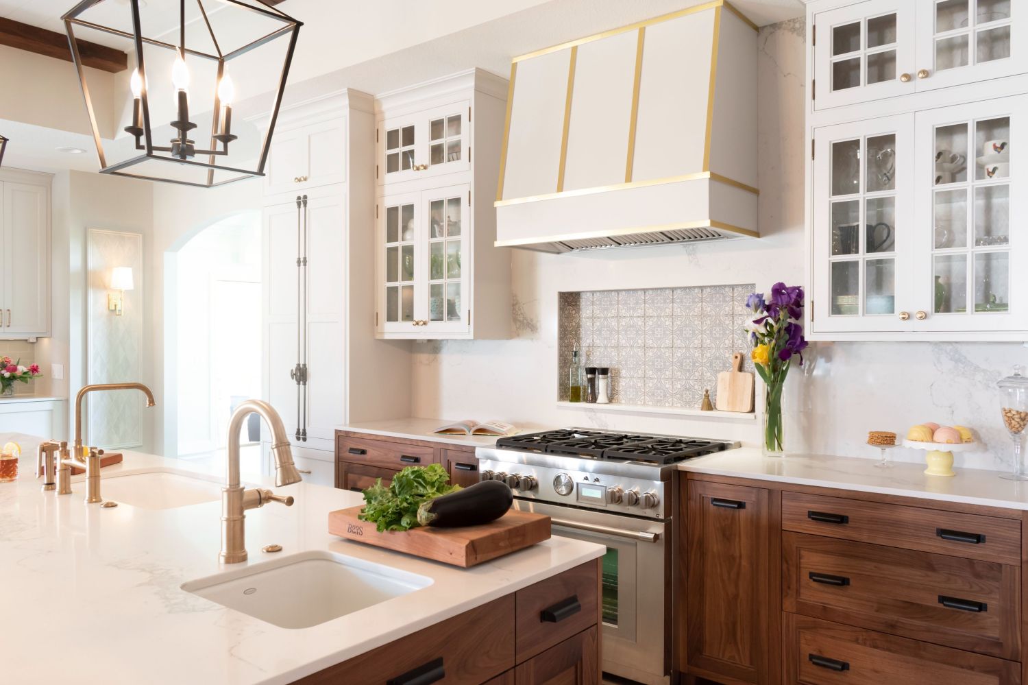 Transitional Kitchen for Entertaining