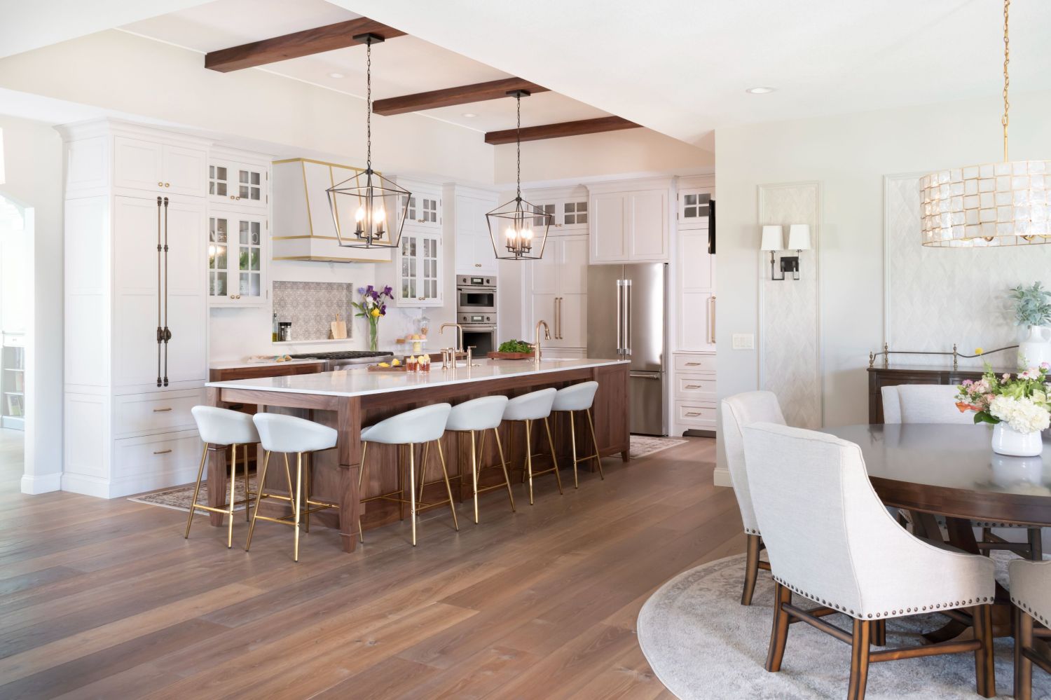 Kitchen Renovation Designed for Large Family Gatherings