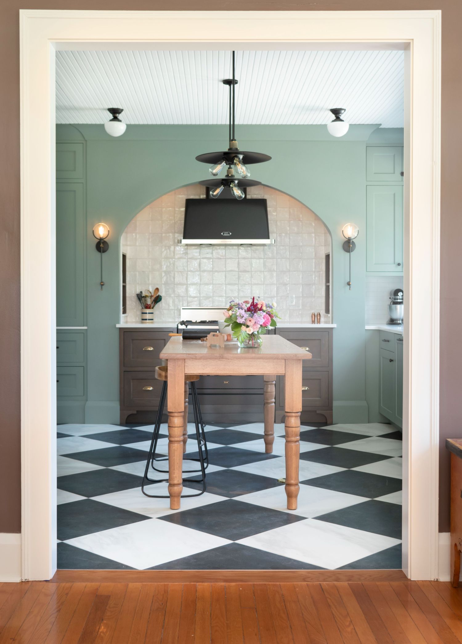 1920s Farmhouse Kitchen - Renovated for Modern Living
